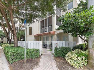 3600 Oaks Clubhouse Dr APT 111, Pompano Beach, FL 33069