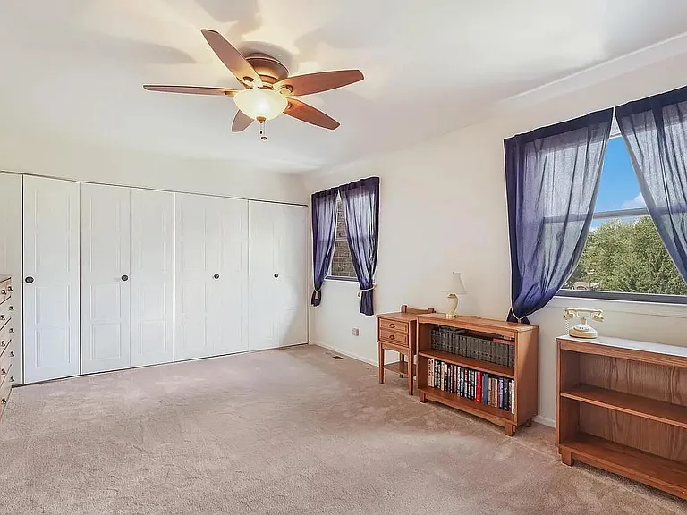 3947 Gloucester Ct — Photo 2