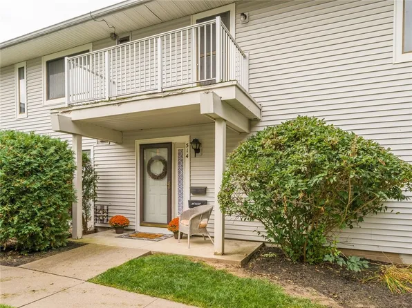 514 Eastbrooke Ln, Rochester, NY 14618