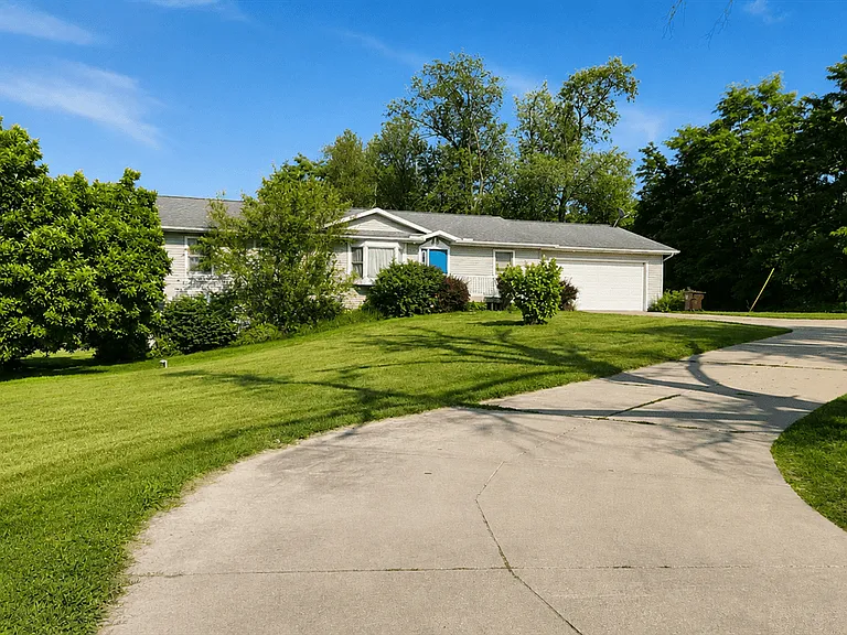 1425 N Sutton Rd — Photo 23