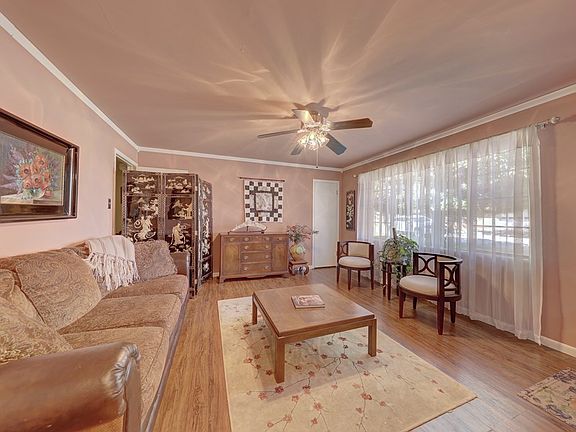 5th image of 141 Village Dr