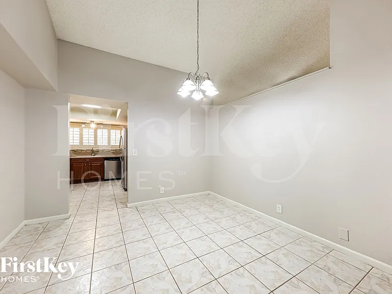 12925 N 73rd Ave — Photo 6