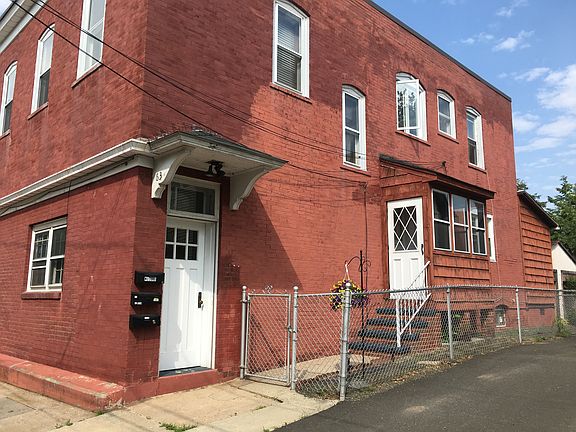 3rd image of 63 William St #1