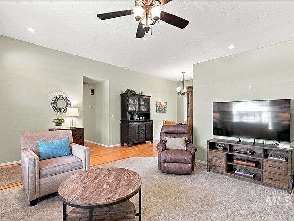 5th image of 2286 N Wingate Pl