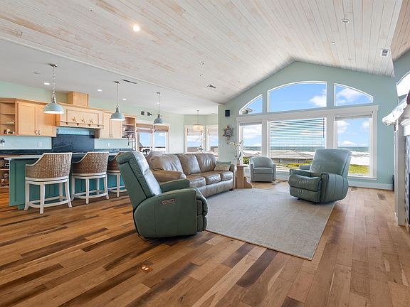 5th image of 220 Shoreline Dr