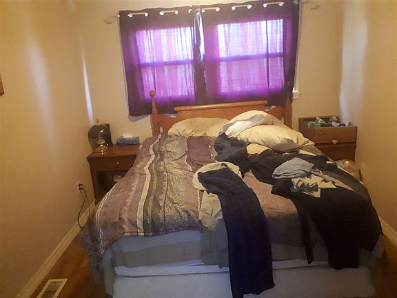 4th image of 988 Sackville Dr