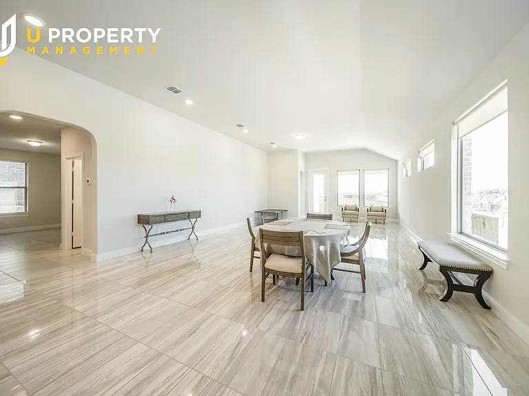 3902 Aventino Ct — Photo 22