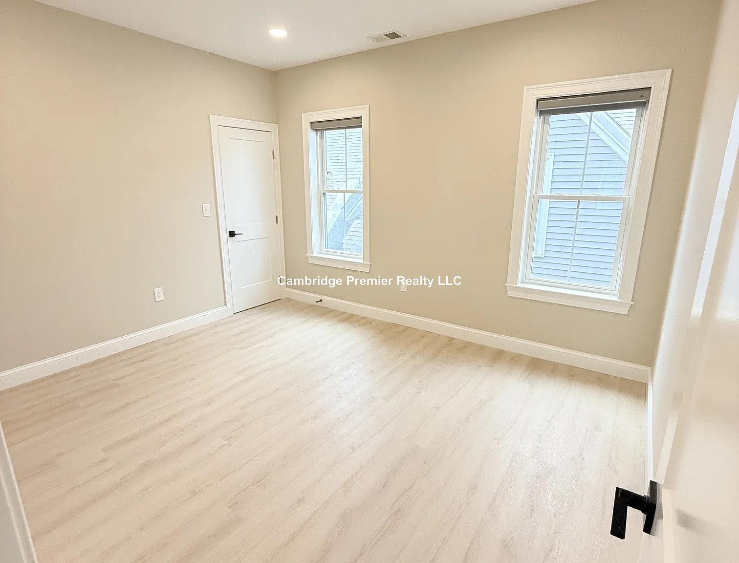 231 Highland Ave — Photo 3