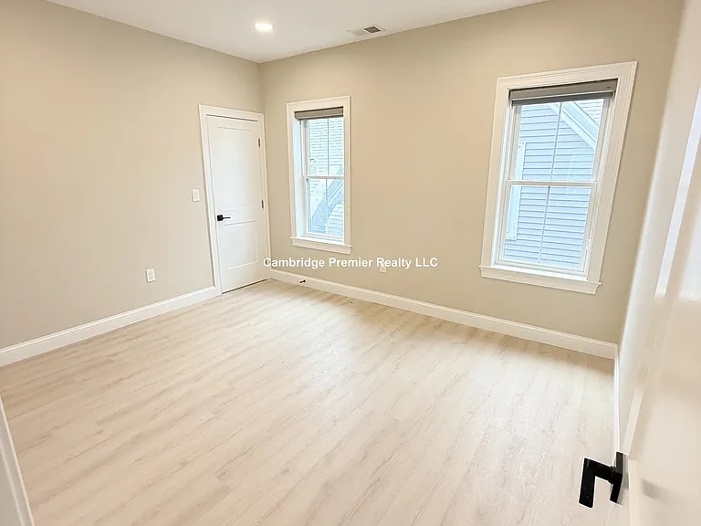 233 Highland Ave #2 — Photo 17
