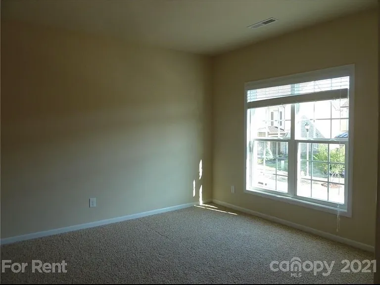 9601 Camberley Ave NW — Photo 8