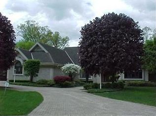 425 Hunters Hollow Dr SE, Warren, OH 44484