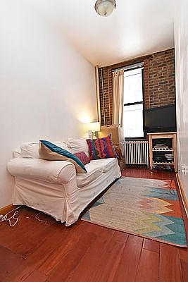 2nd image of 123 Ludlow St APT 9