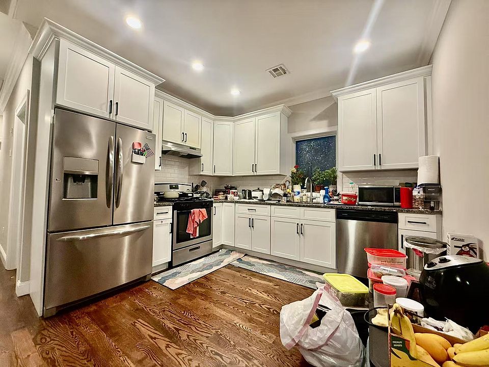 1st image of 343 Rose Ave #2