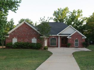 200 Woodsong Way, Terry, MS 39170