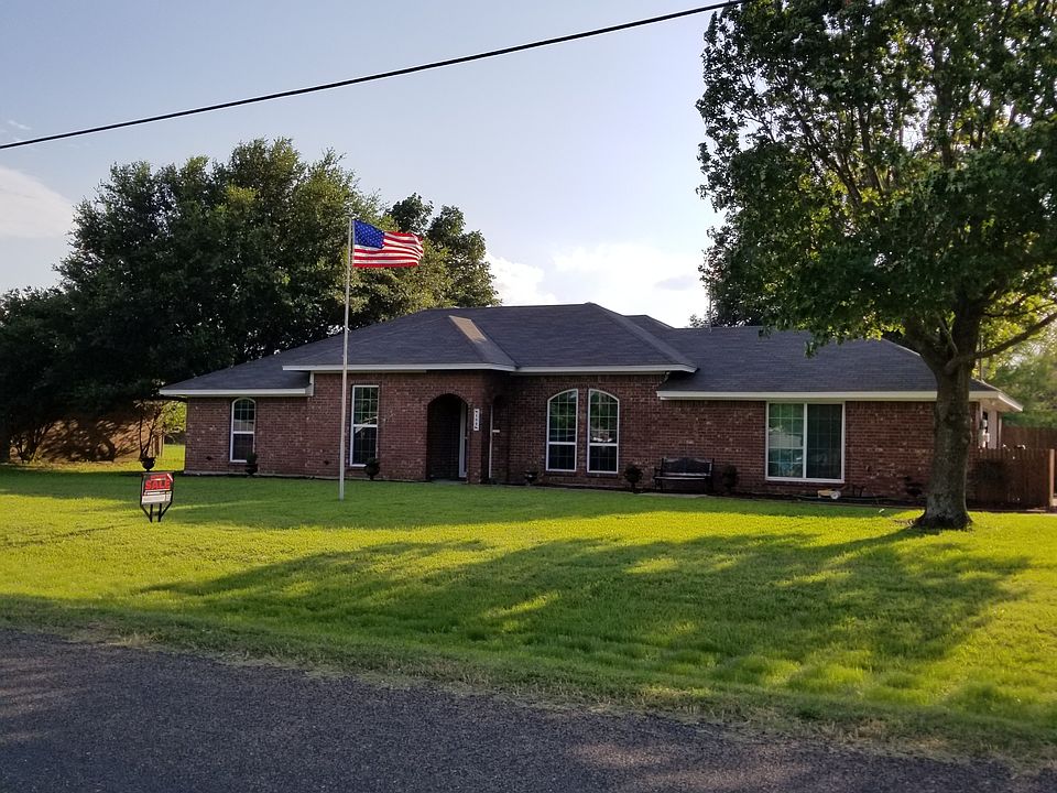 1st image of 125 Carmen Dr