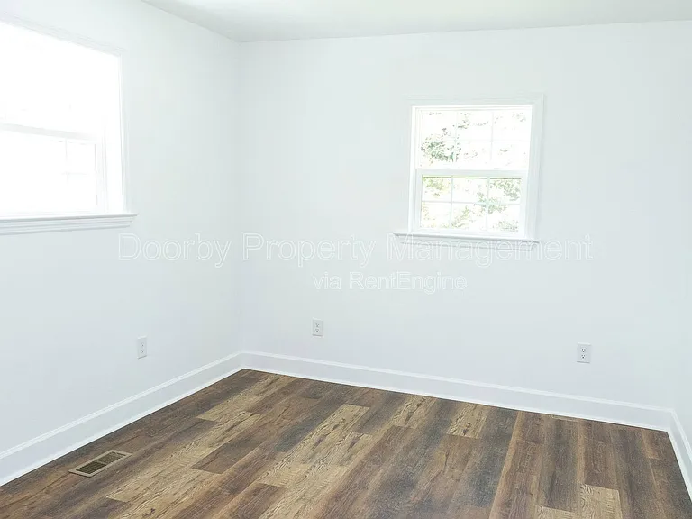 196 Rogers Rd — Photo 7
