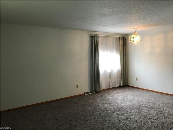3rd image of 4468 W 144th St