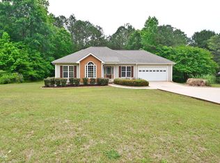 63 Holleys Grove Dr, Lagrange, GA 30240