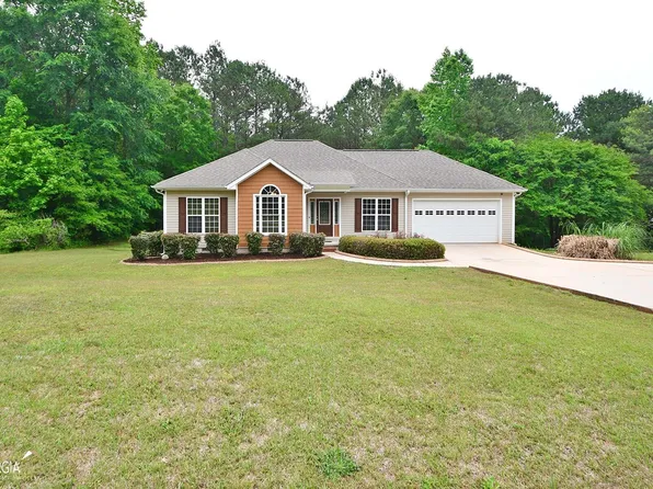 63 Holleys Grove Dr, Lagrange, GA 30240