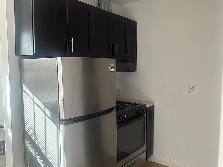 411 S Grande Vista Ave #1/2 — Photo 7