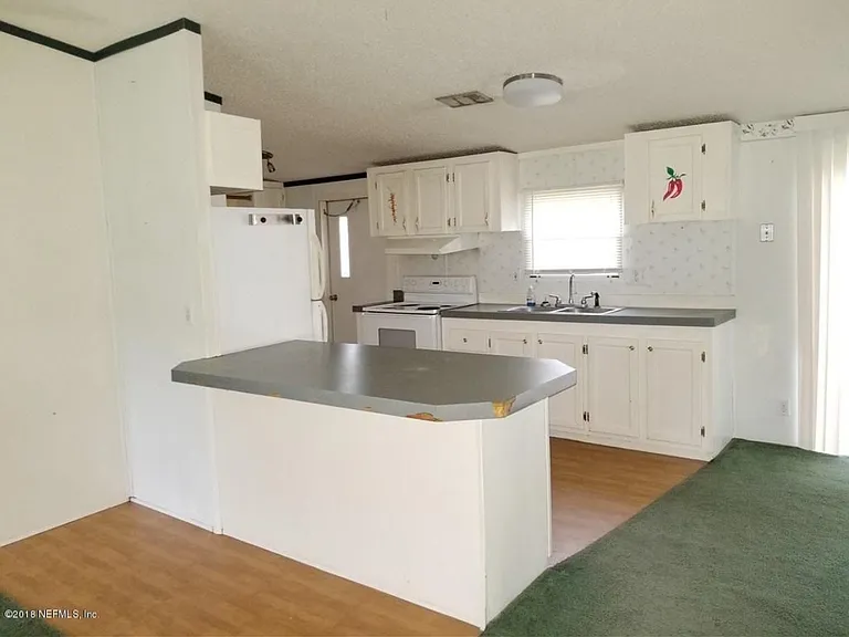 2477 Jasmine Ave — Photo 3