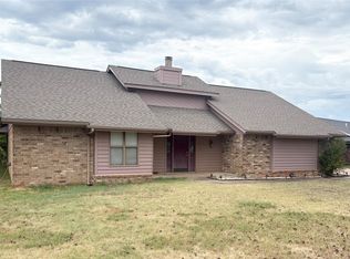 618 S Timberridge Dr, Cushing, OK 74023