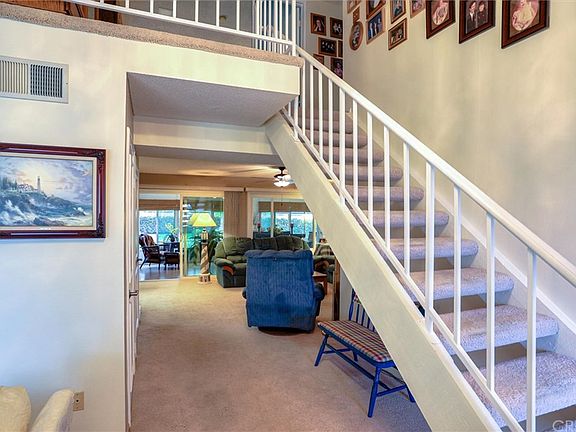 3rd image of 28036 Florence Ln