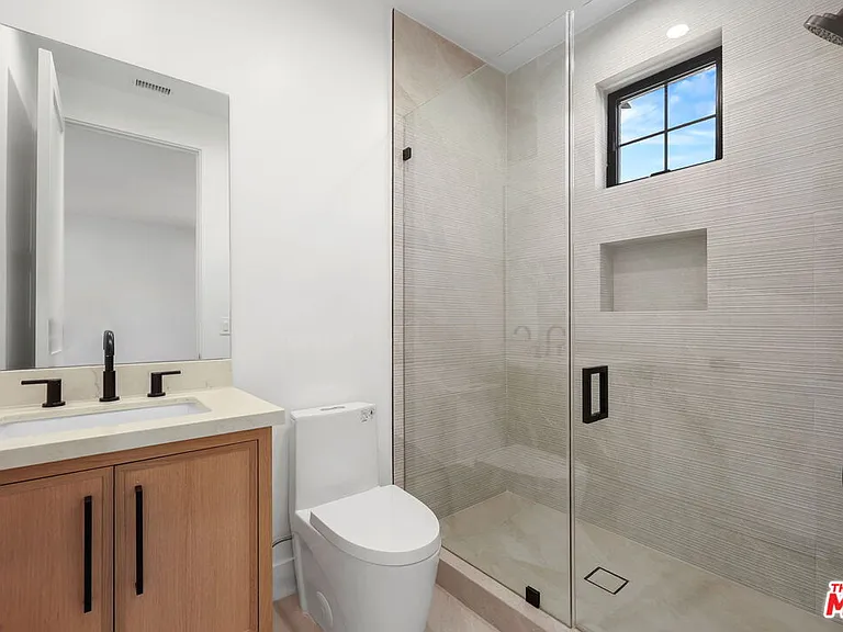 5917 Rhodes Ave — Photo 37