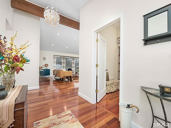 3rd image of 125 Country Club Road