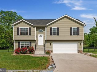 384 Soldier Dr, Bunker Hill, WV 25413