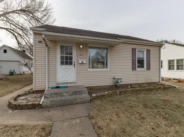1517 W 38th St, Davenport, IA 52806