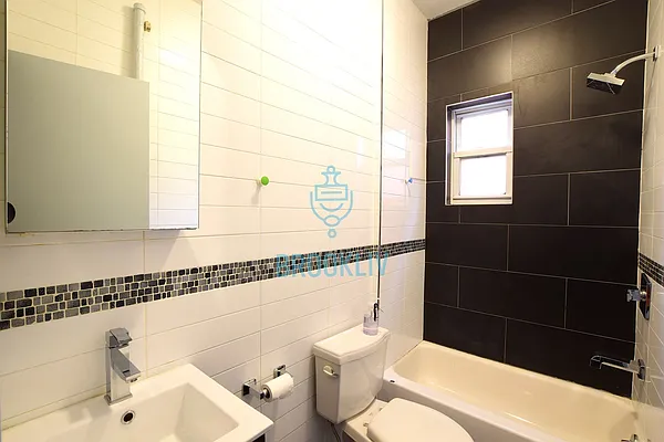 Rented by null | media 6