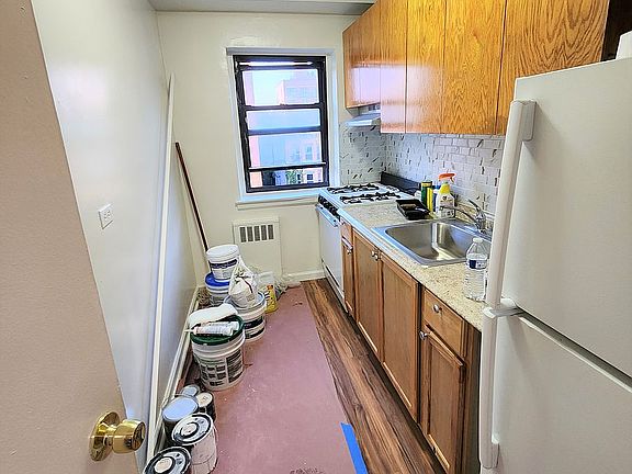 3rd image of 25-10 31st Ave #5L