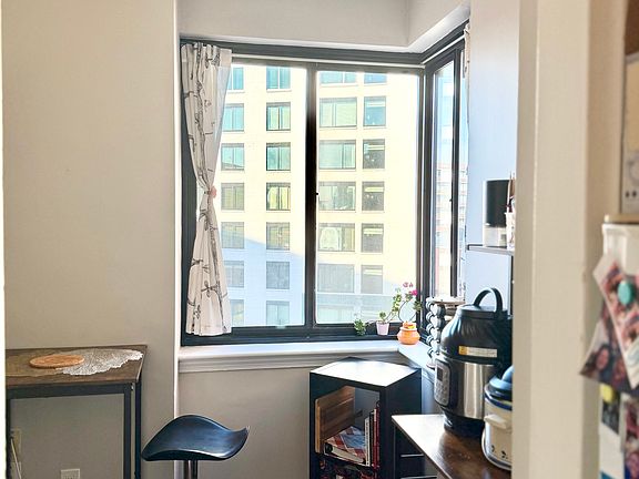 5th image of 2515 K St NW APT 612