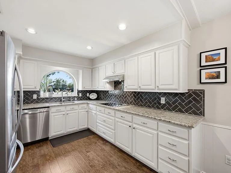 1403 Concord Dr — Photo 5