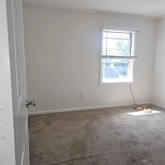 100 Quarry Rd — Photo 19