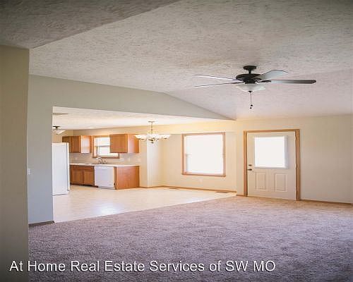 2nd image of 1138 N Hutchinson Ave