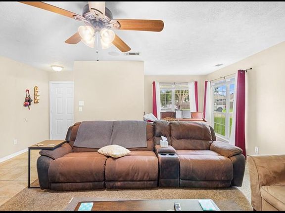 3rd image of 3807 Meadow View Dr