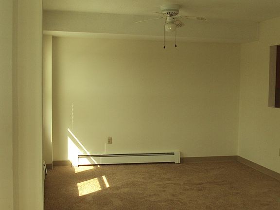 5th image of 9 Kessler Farm Dr APT 220