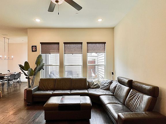 4th image of 1046 Marian Dr