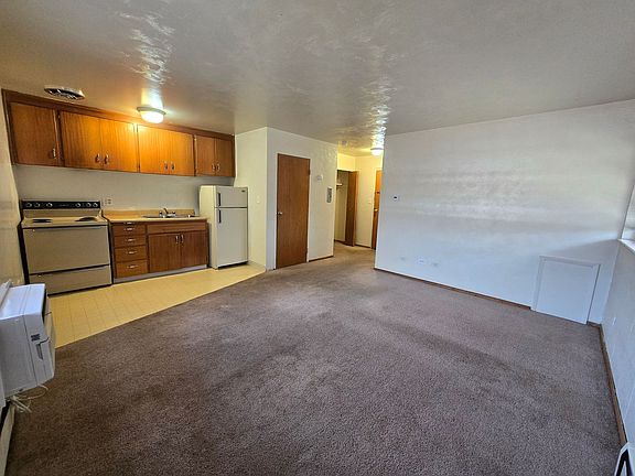 5th image of 702 Emery St APT 31