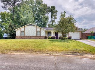 12513 Canterbury Dr W, Ocean Springs, MS 39564