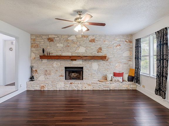 4th image of 405 Brookhollow Dr