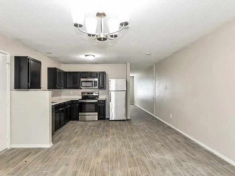 1708 Beau Ct — Photo 25