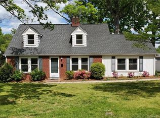 211 W Stewart Ave, Mooresville, NC 28115