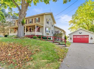 687 Pinnacle Rd, Pittsford, NY 14534