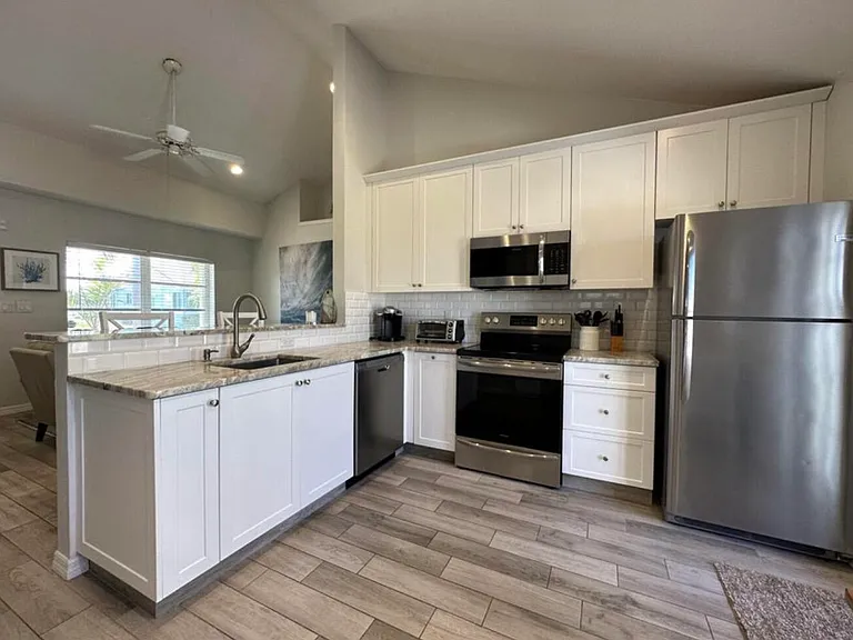 49 Douglas Dr — Photo 20