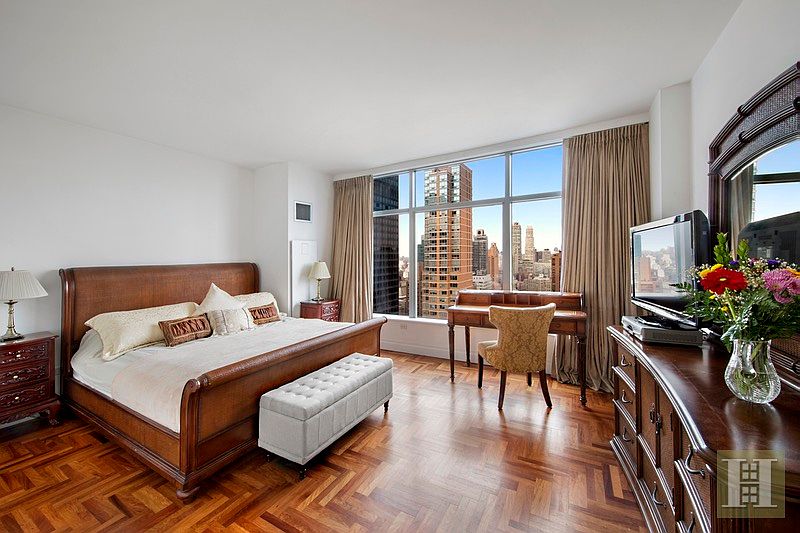 2nd image of 250 E 54th St APT 34B
