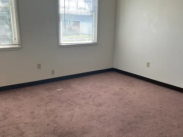 2411 4th St APT 105, Tillamook, OR 97141