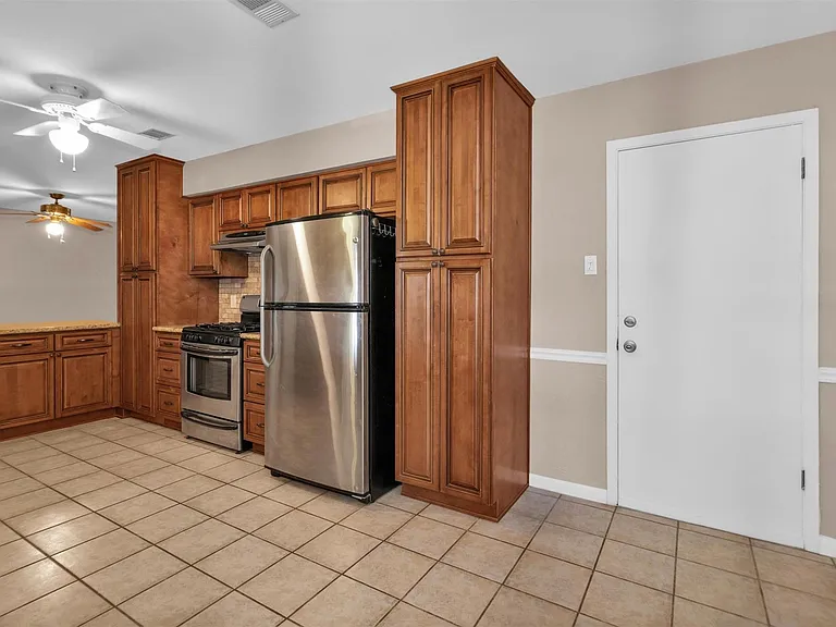 1410 Spillers Ln — Photo 16